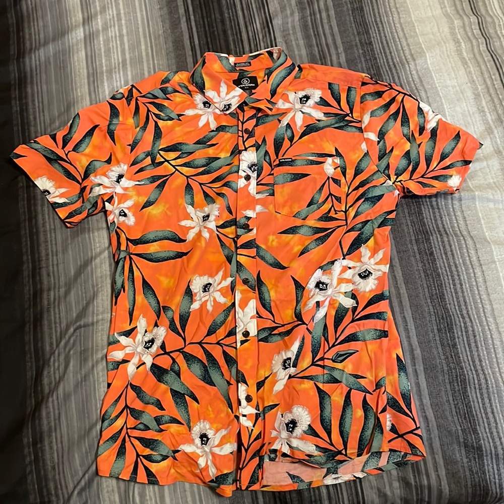 Volcom classic fit button up